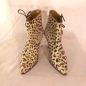 🔥 Like New Manolo Blahnik Cream & Black Leopard Print Bootie